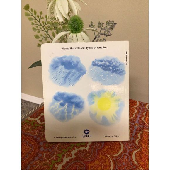 Vintage Book “Pooh’s Best Day” Baby’s First Disney Books Board Book Pooh Books - Picture 2 of 12